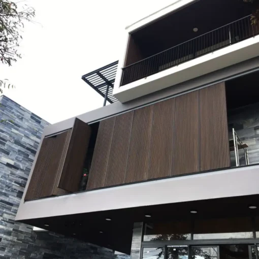Cửa Chớp Gỗ Nhựa Ngoài Trời - Hình ảnh 4