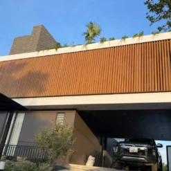 Cửa Chớp Gỗ Nhựa Ngoài Trời