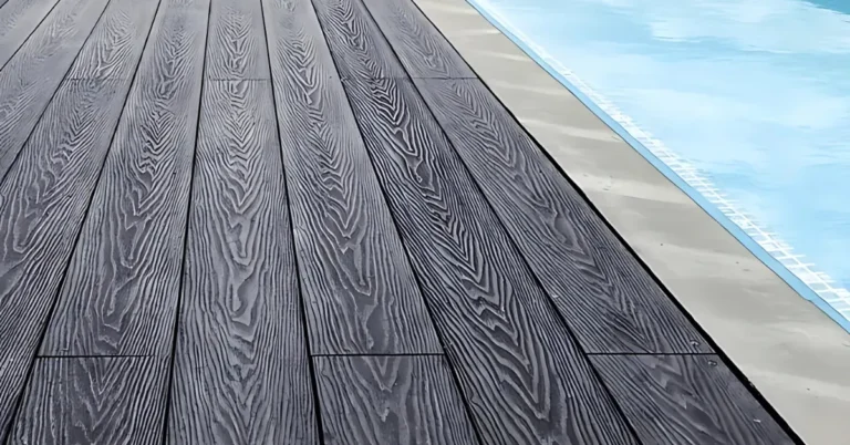 Sàn gỗ nhựa vân 3D ứng dụng làm sàn hồ bơi