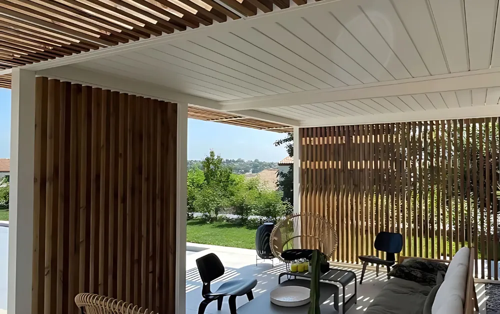 Mẫu mái hiên kết hợp pergola gỗ nhựa
