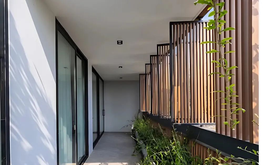 Cửa lam gỗ nhựa Kiến Mộc Phát Cửa lam gỗ nhựa Kiến Mộc Phát