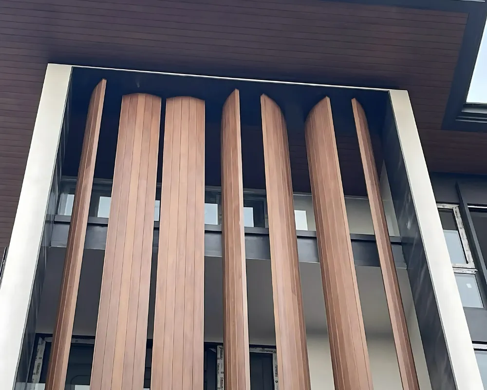 Cửa lam xoay tự động giúp lưu thông gió, hạn chế ẩm mốc cho nhà, biệt thự Cửa lam xoay giúp lưu thông gió, hạn chế ẩm mốc cho nhà, biệt thự