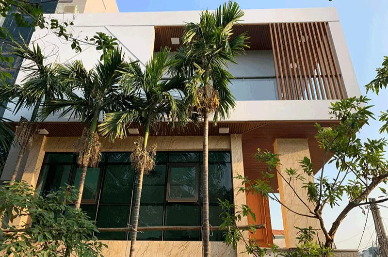 Lam chắn nắng giúp cho ngăn cản tia cực tím, lọc ánh sáng và thoáng khí Lam chắn nắng giúp cho ngăn cản tia cực tím, lọc ánh sáng và thoáng khí