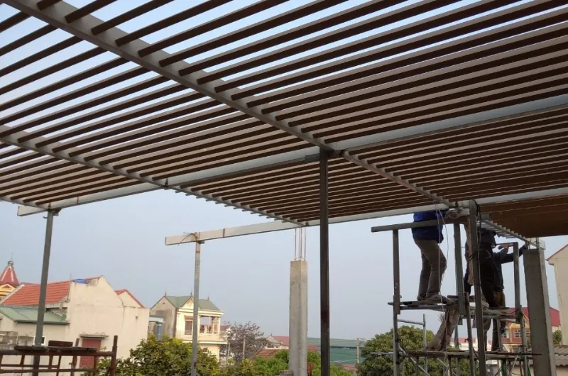 Thi công thanh gỗ nhựa ngoài trời