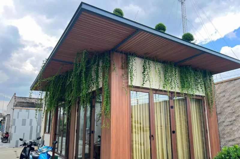 Lợi ích của giàn hoa gỗ nhựa vượt trội và lâu dài bất chấp những điểm yếu trước mắt