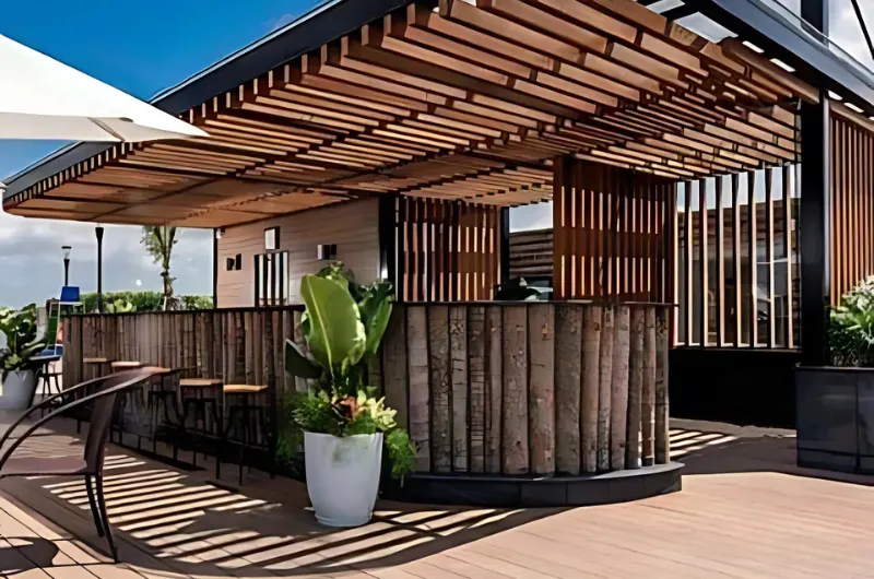 Vẻ đẹp của gỗ nhựa ngoài trời được ứng dụng trong nhiều địa điểm du lịch, tạo độ uy tín cho sản phẩm