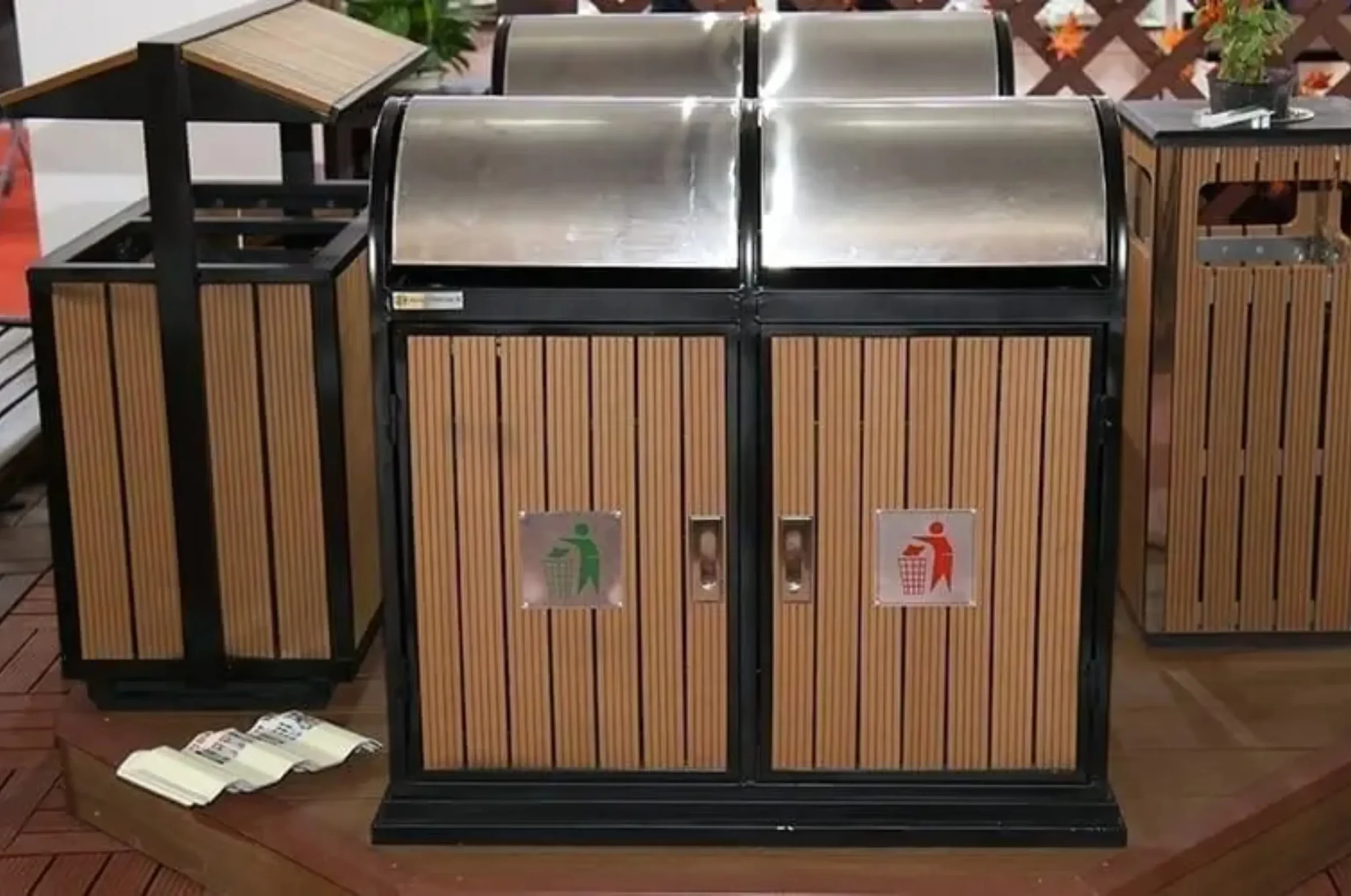 Thùng rác gỗ nhựa nắp bập bênh