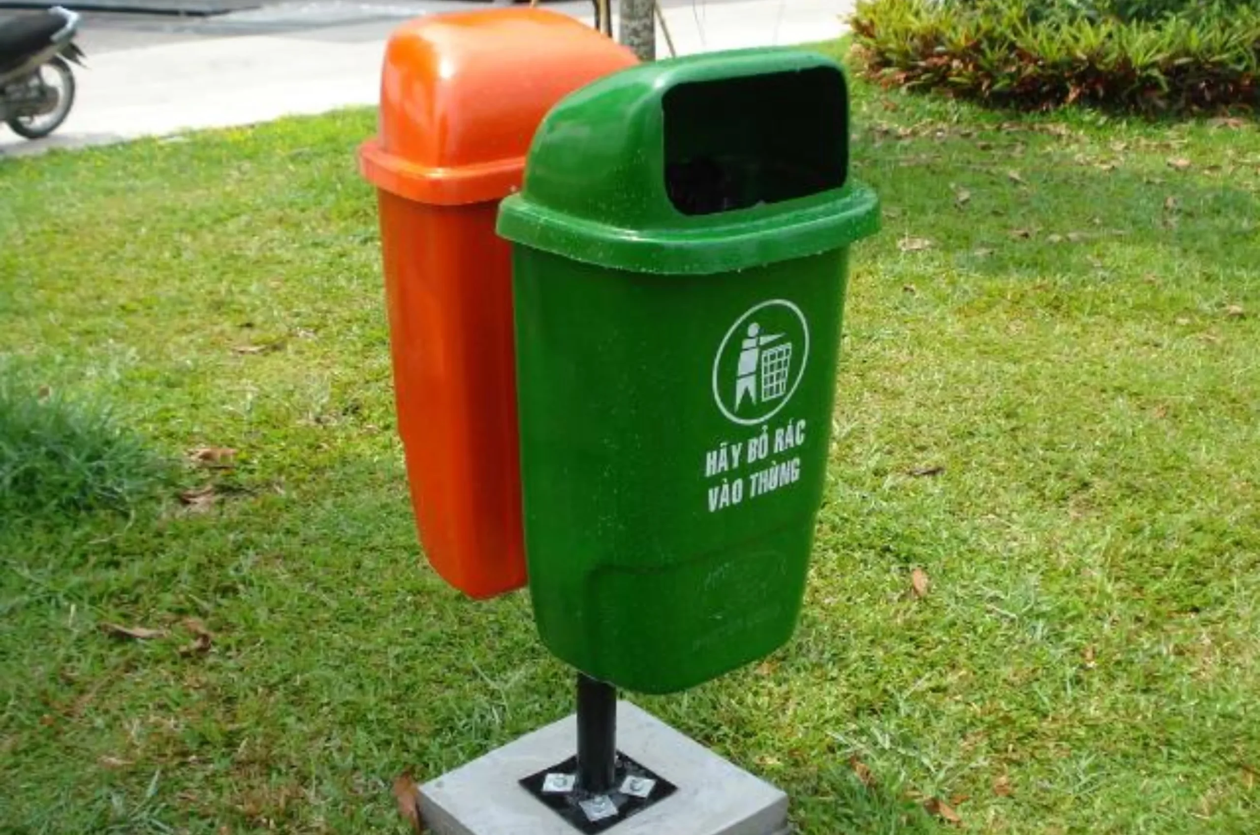 Thùng rác nhựa ngoài trời
