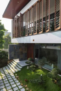 Hệ lam gỗ nhựa che nắng mặt đứng công trình