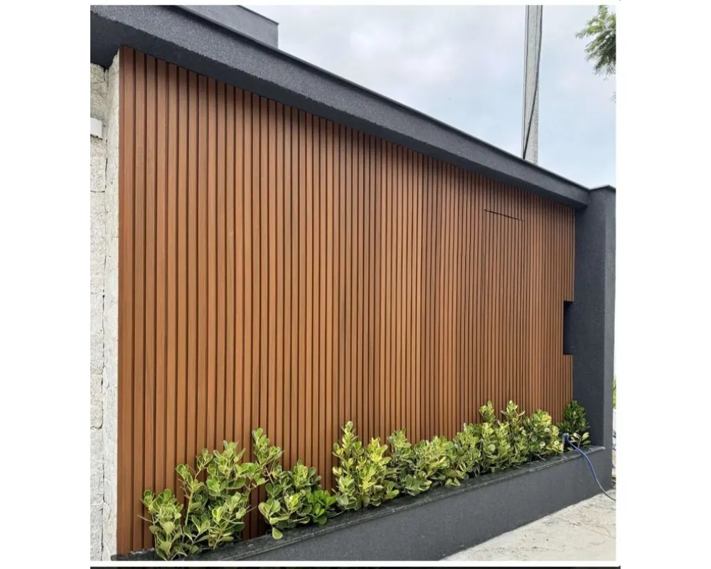 Nan gỗ nhựa ốp tường ngoài trời