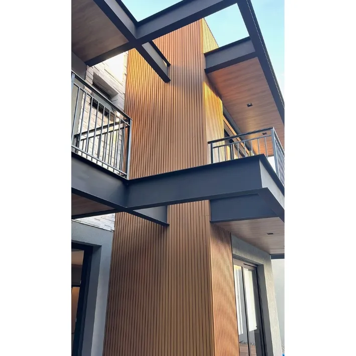 Tấm ốp trần tường gỗ nhựa