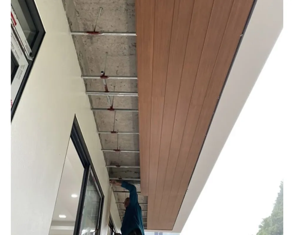 Thi công nan nhựa giả gỗ