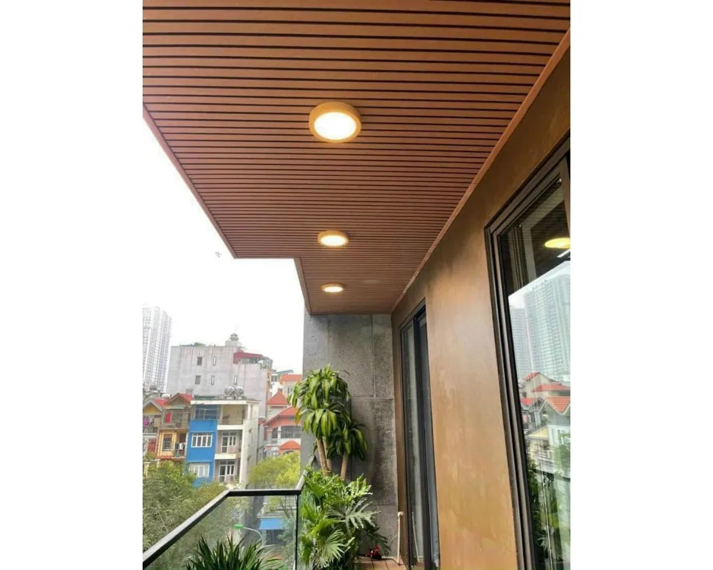 trần nhựa composite mái hiên