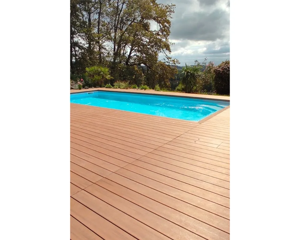 Ảnh sàn gỗ hồ bơi phong cách tối giản