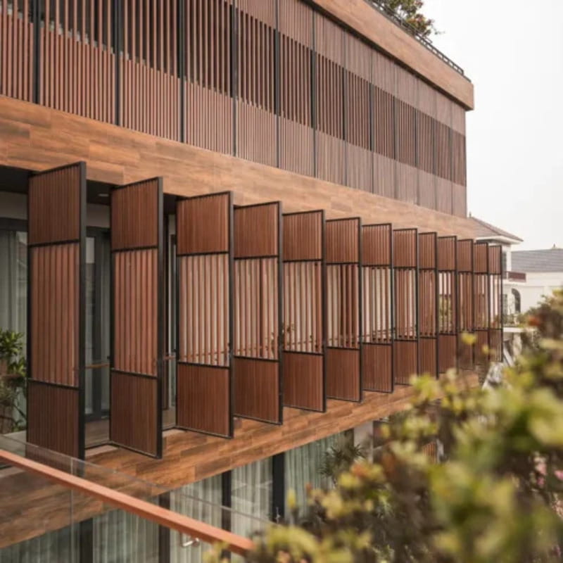 cửa lam gỗ nhựa